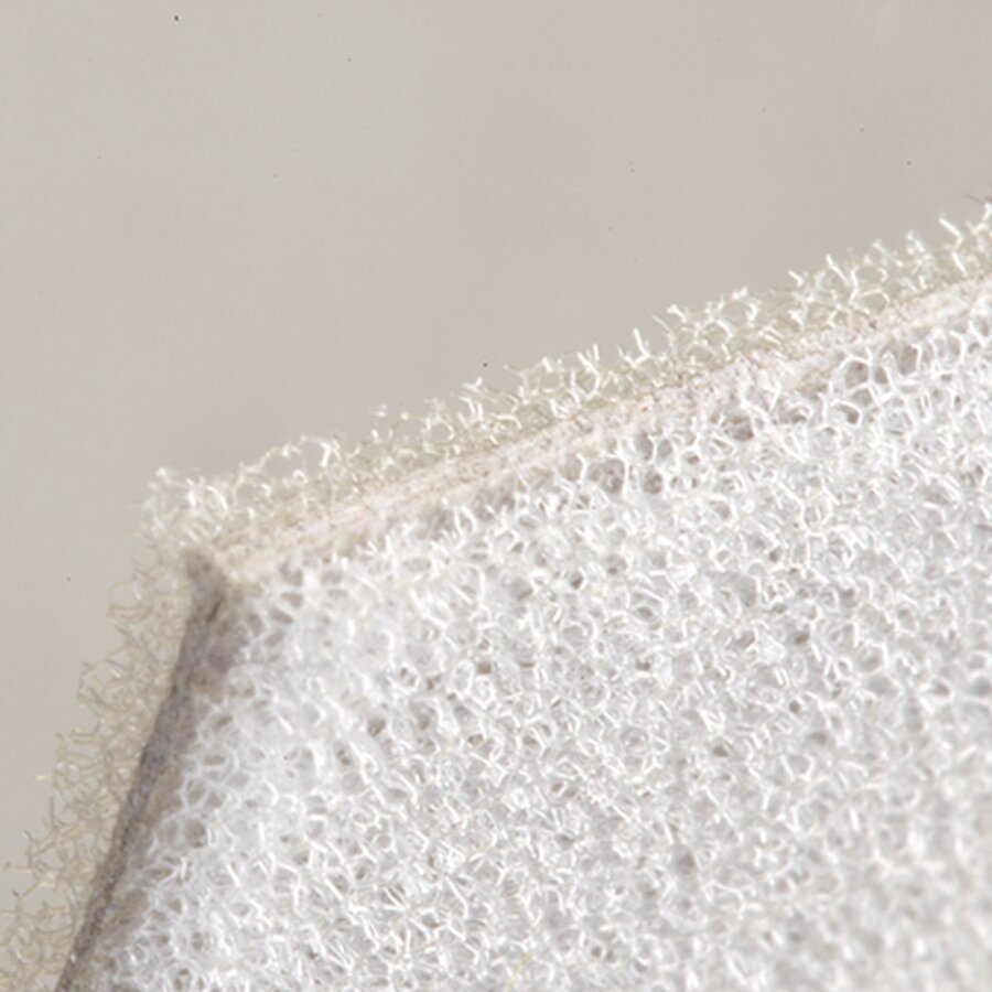 Schwarze Kunststoffpalette mit wei�er Antirutschauflage