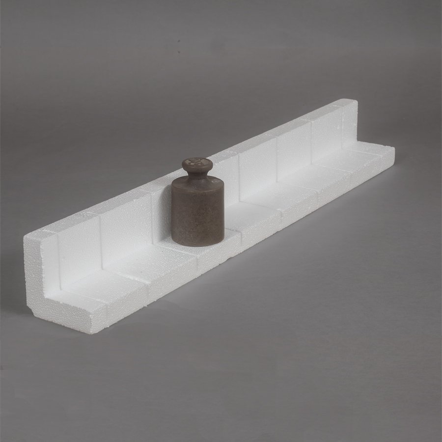 Hält auch großem Druck stand und schützt vor Kratzern oder einschneidendem Umreifungsband Hält auch großem Druck stand und schützt vor Kratzern oder einschneidendem Umreifungsband