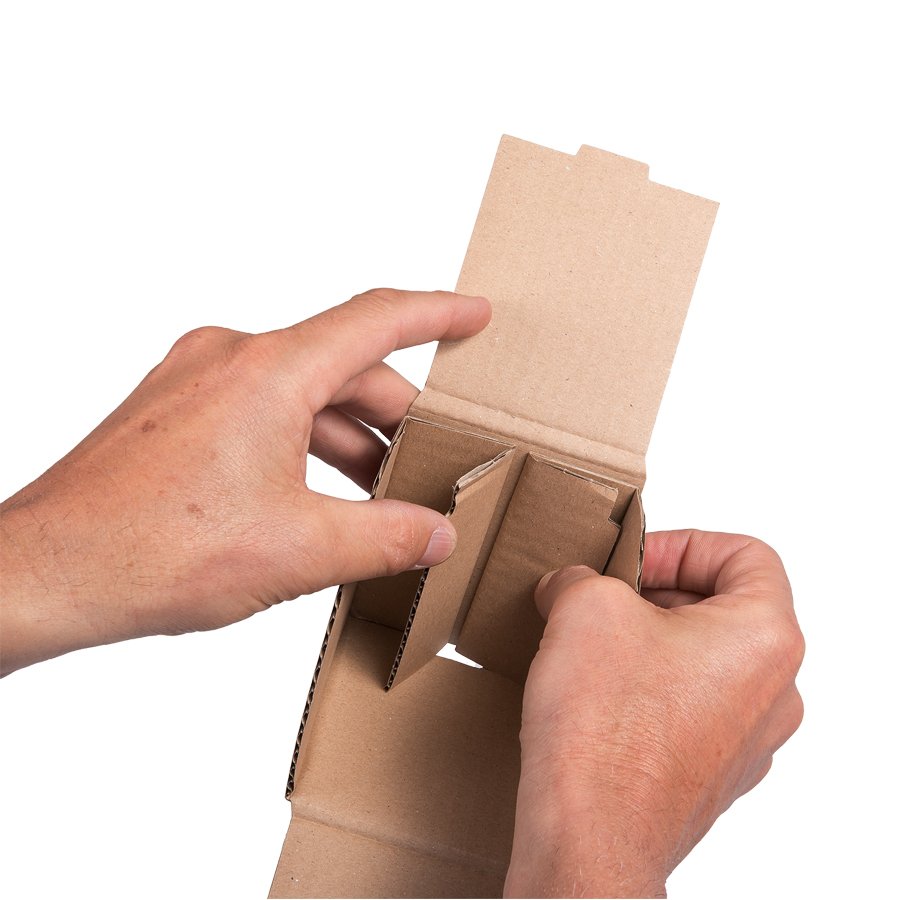 Der stabile Eckenschutz ist mit wenigen Handgriffen in Sekundenschnelle aufgebaut Der stabile Eckenschutz ist mit wenigen Handgriffen in Sekundenschnelle aufgebaut