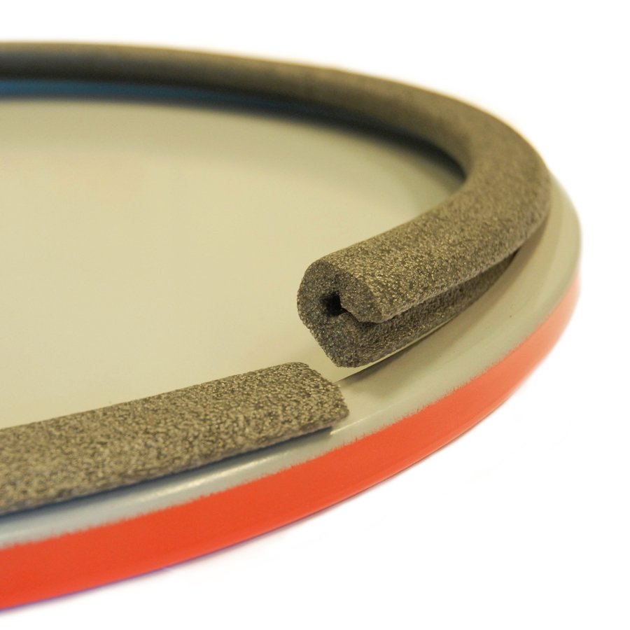 Die Kantenschutzleisten lassen sich leicht aufstecken und sind dank hoher Lippenspannung selbsthaltend Die Kantenschutzleisten lassen sich leicht aufstecken und sind dank hoher Lippenspannung selbsthaltend