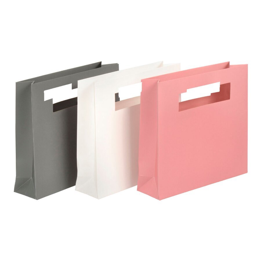 Die kleineren Papier-Tragetaschen besitzen einen eckigen, ausgestanzten Tragegriff