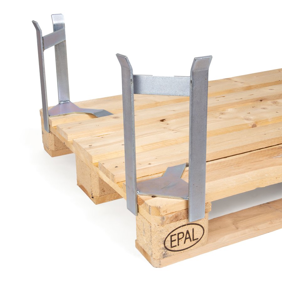 Zwischen den Paletten bleibt 250 mm Abstand, um problemlos die Ware auf der unteren Palette zu erreichen