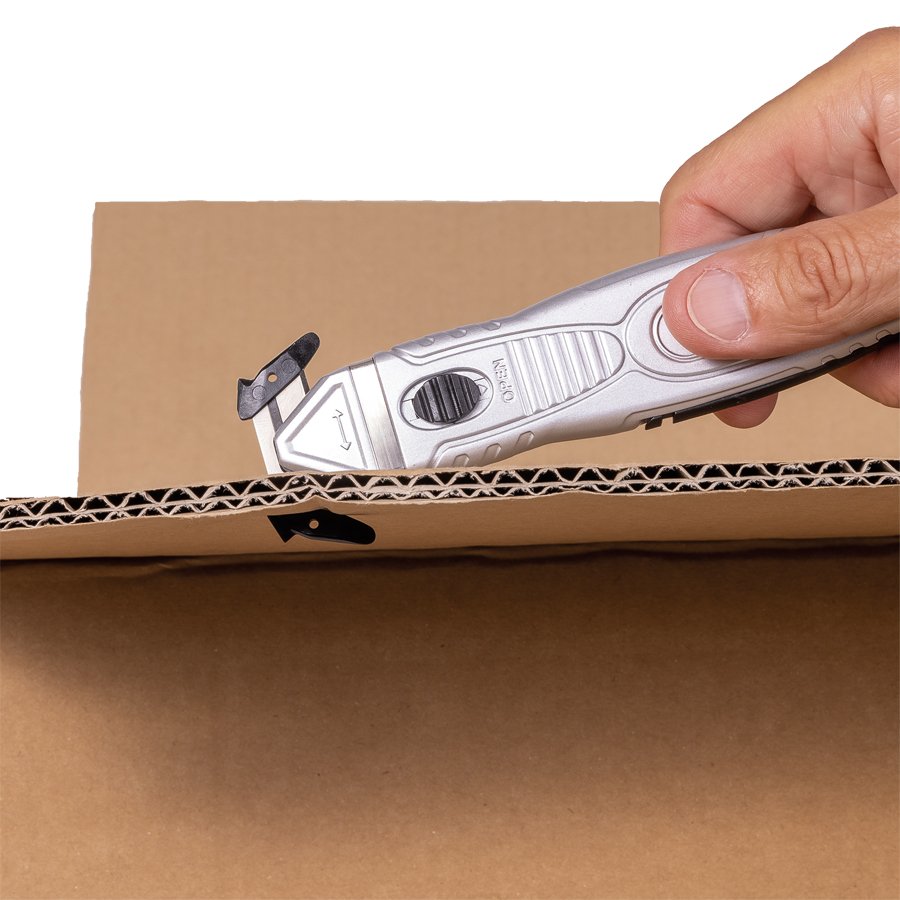 Auch 2-wellige Wellpappe lässt sich durchschneiden Auch 2-wellige Wellpappe lässt sich durchschneiden