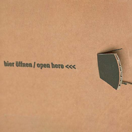 Sicher und festverschlossen & einfaches Öffnen dank Aufreißfaden Nahaufnahme Aufreißfaden geschlossene Schachtel