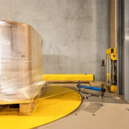 Palettenwickler mit nachgerstetem Schnurbildungssystem