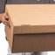 Auch mit 90 mm hohem Stülpdeckel lässt sich die Box bequem an den Tragegriffen transportieren Auch mit 90 mm hohem Stülpdeckel lässt sich die Box bequem an den Tragegriffen transportieren