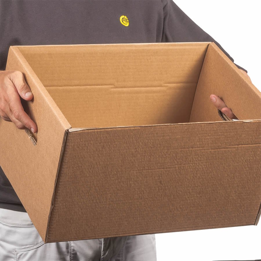 Durch die doppelten Seitenwände lässt sich der Archivkarton an den Griffausstanzungen sicher tragen Durch die doppelten Seitenwände lässt sich der Archivkarton an den Griffausstanzungen sicher tragen