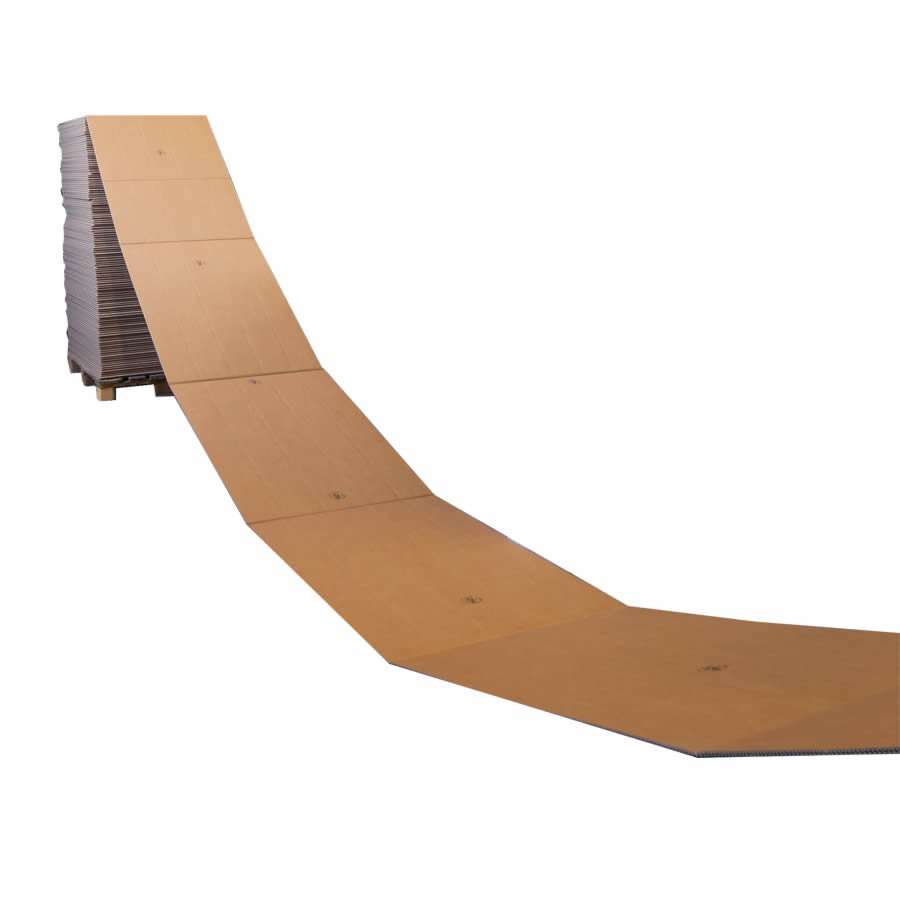 Auf einer Palette befinden sich 300 Meter Wellpappe Auf einer Palette befinden sich 300 Meter Wellpappe