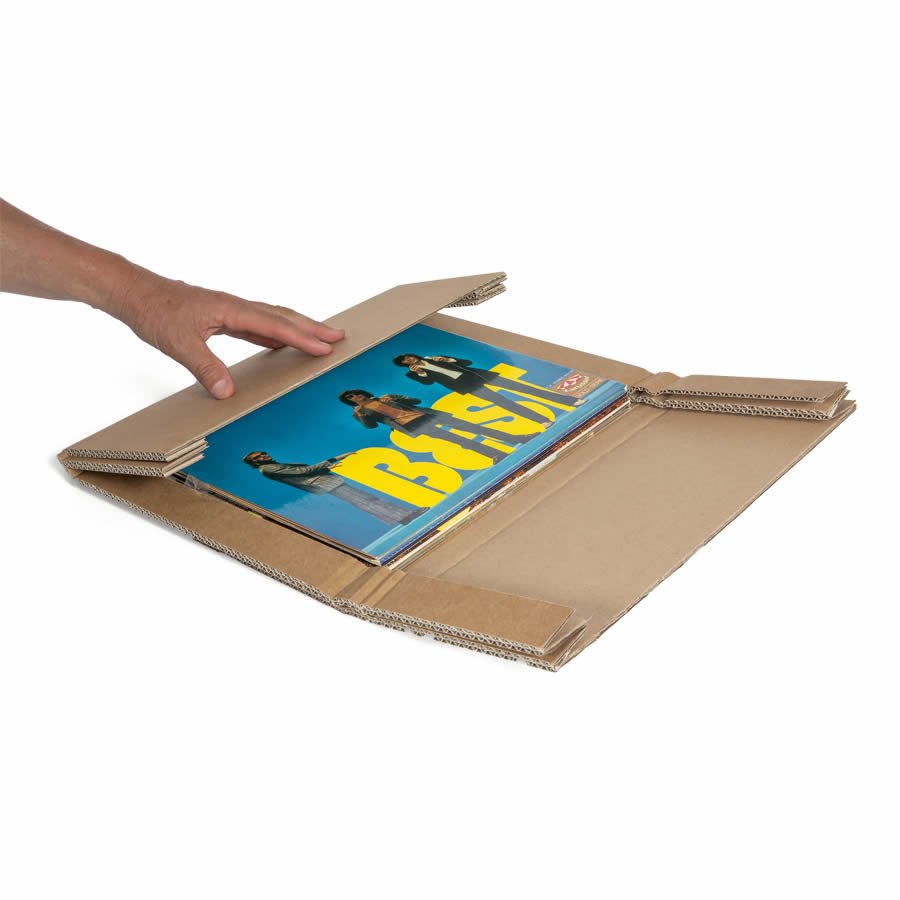 Die empfindliche Scheibe ist darin von der Wellpappe sicher umgeben und geschützt Die empfindliche Scheibe ist darin von der Wellpappe sicher umgeben und geschützt