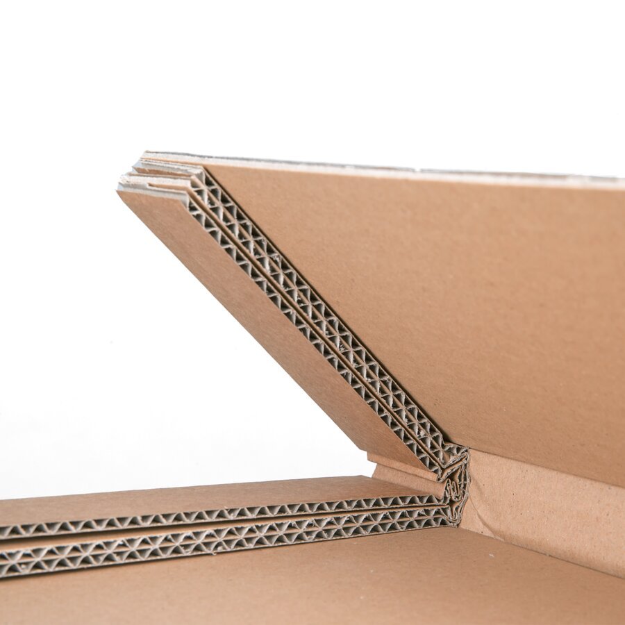 Gut gepolsterte Kanten: Die Wellpappe wird von auen mehrfach im Zickzack bereinander gefaltet