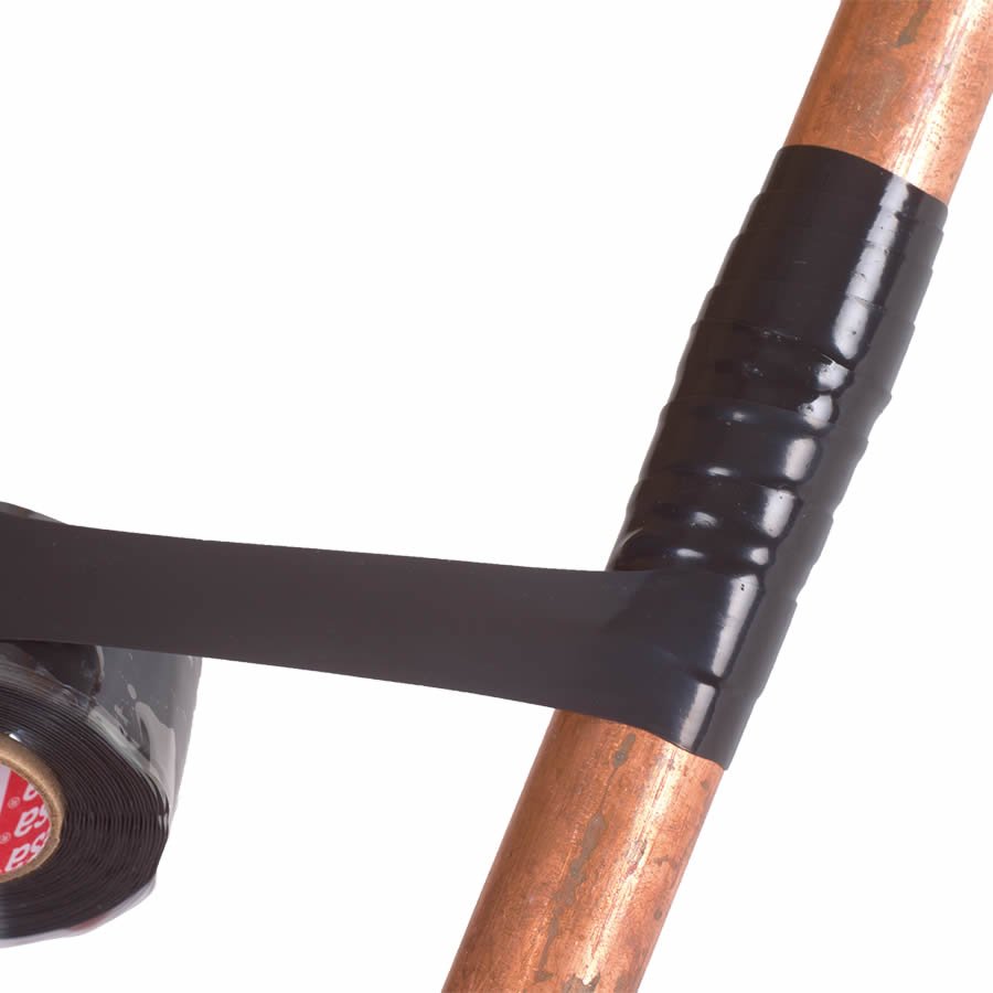 ...das Band auf die doppelte Länge dehnen, fest um die Oberfläche wickeln und dabei mit sich selbst verkleben. ...das Band auf die doppelte Länge dehnen, fest um die Oberfläche wickeln und dabei mit sich selbst verkleben.