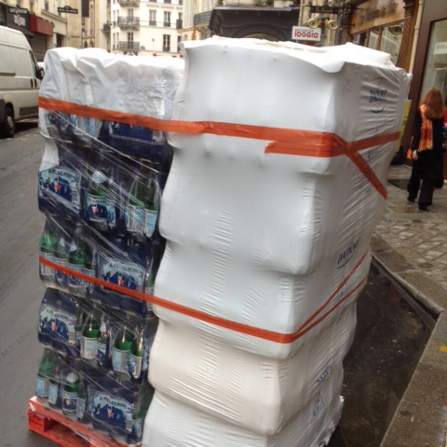 Hält Ihre Waren auf der Palette sicher zusammen Hält Ihre Waren auf der Palette sicher zusammen