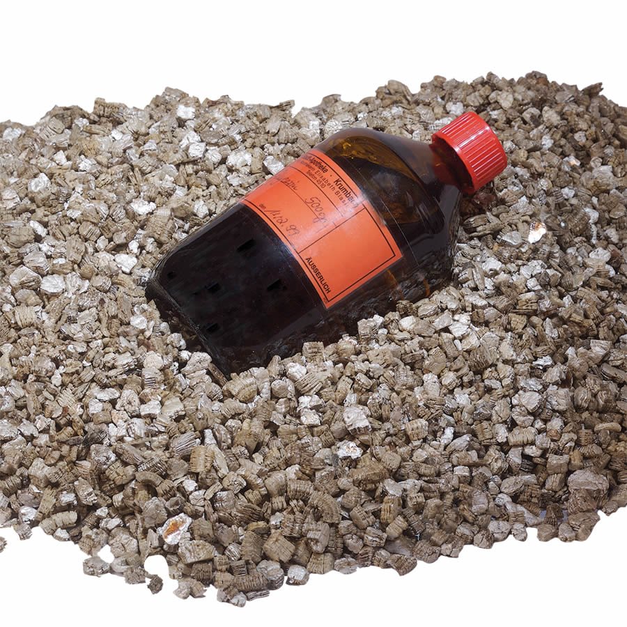 Vermiculite eignet sich ideal zum Verpacken von stoßempfindlichen Behältern mit gefährlicher Flüssigkeit Vermiculite eignet sich ideal zum Verpacken von stoßempfindlichen Behältern mit gefährlicher Flüssigkeit