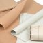 Natürliches und umweltfreundliches Packpapier im Bogenformat zum Auspolstern und Einwickeln Natürliches und umweltfreundliches Packpapier im Bogenformat zum Auspolstern und Einwickeln