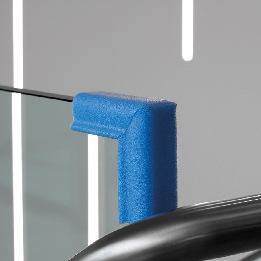 Die Schaumecken lassen sich dank der abgerundeten Kanten leicht aufstecken Die Schaumecken lassen sich dank der abgerundeten Kanten leicht aufstecken