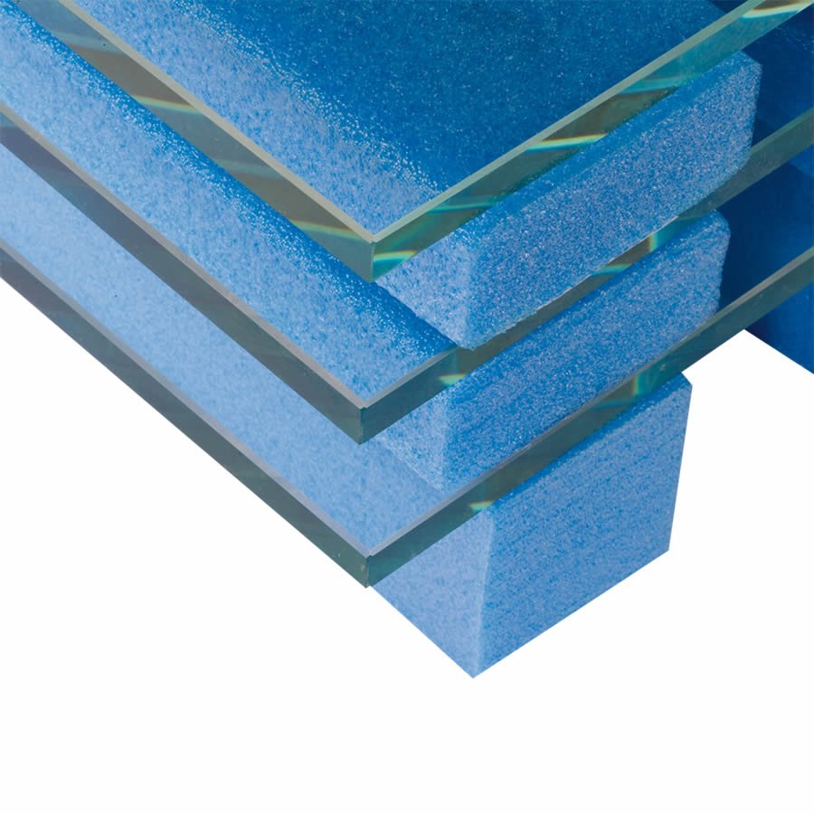 Die weichen Schaumpads schützen vor Kratzern und Verrutschen der einzelnen Lagen Die weichen Schaumpads schützen vor Kratzern und Verrutschen der einzelnen Lagen