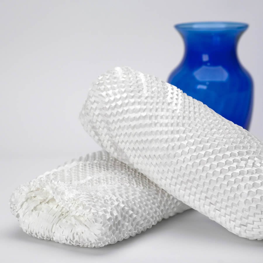 Unförmige und kantige Produkte können mit dem Papierpolster flexibel umwickelt werden Unförmige und kantige Produkte können mit dem Papierpolster flexibel umwickelt werden