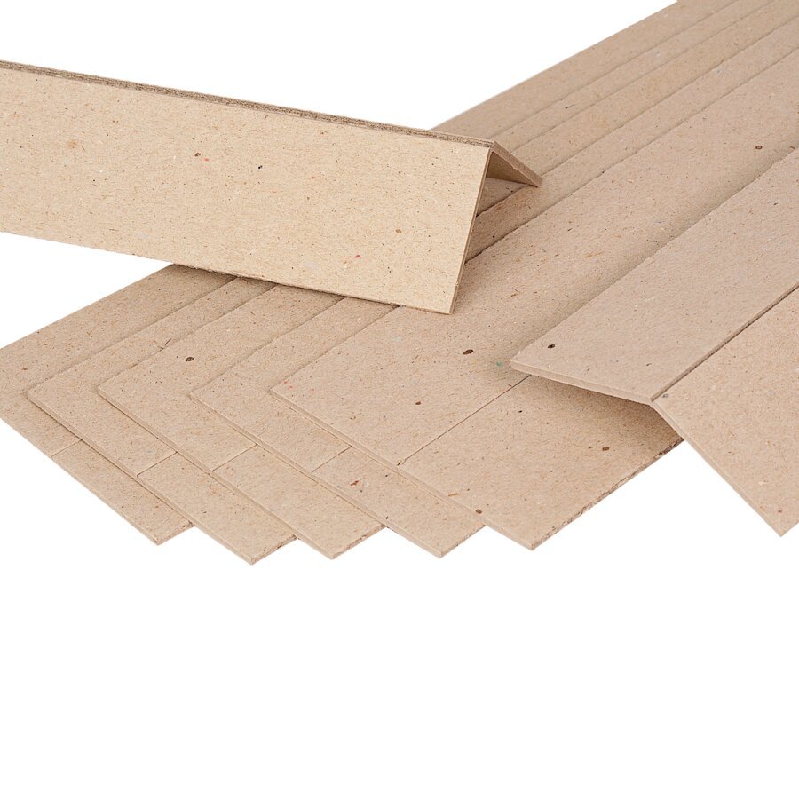 Zuschnitte aus stabiler Vollpappe mit einer Rillung lngs entlang der Mitte zum Selbstknicken in V-Form