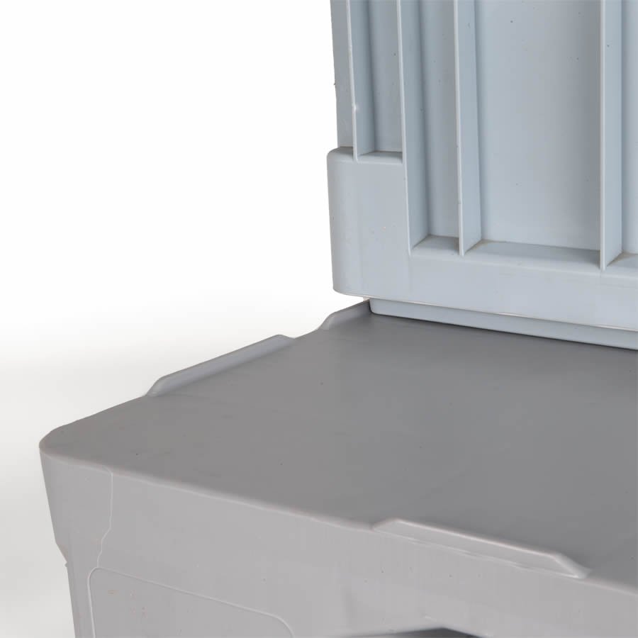 Mit Antirutschkanten für erhöhte Ladungssicherung Mit Antirutschkanten für erhöhte Ladungssicherung