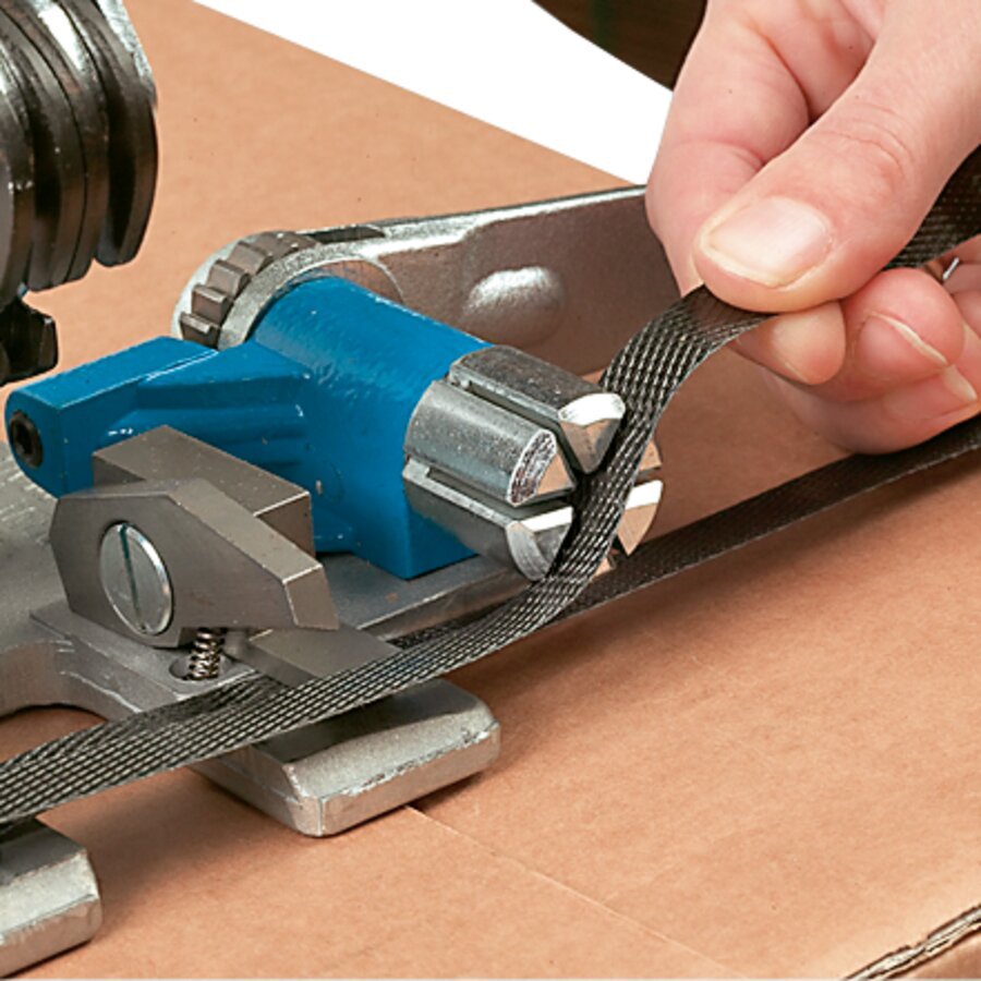 ... Band hinten einlegen...