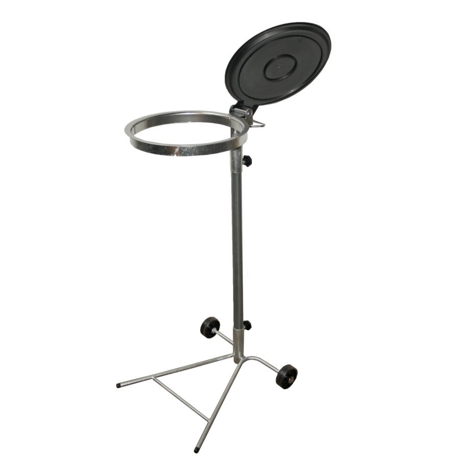 Mit zwei bodenschonenden Kunststoffkappen am Futeil