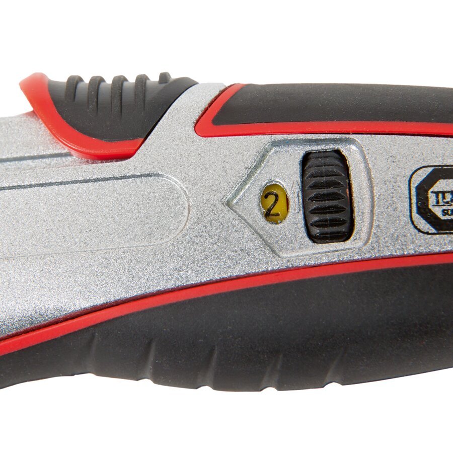 Mit dem Einstellrad sind 3 Schnitttiefen whlbar