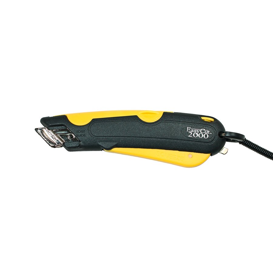 Mit integriertem, sicher verdeckten Ersatzklingenfach Mit integriertem, sicher verdeckten Ersatzklingenfach