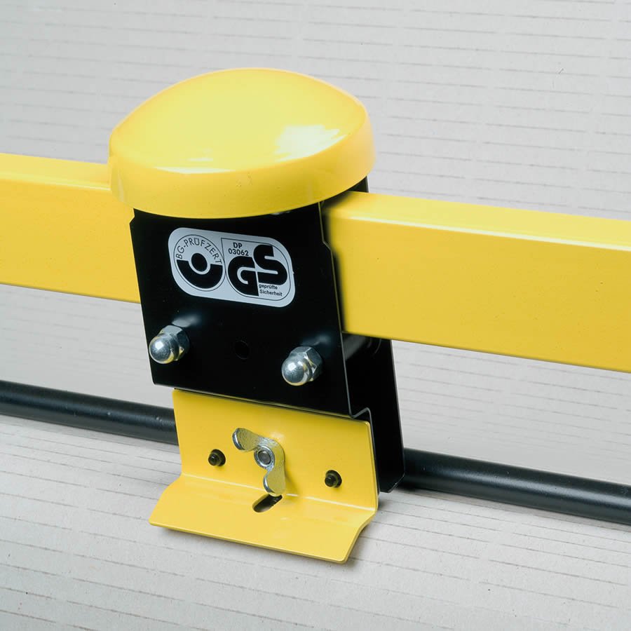 Mit verletzungssicherem Schneidsystem Mit verletzungssicherem Schneidsystem