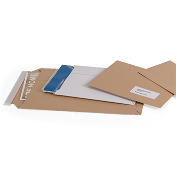 Kartonversandtasche